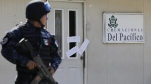 میکسیکو کے قبرستان میں 381 ایمبلیڈ لاشوں کے طور پر ہارر