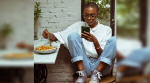 نوجوانوں میں سوشل میڈیا کھانے کی خرابی کو کس طرح 'ٹرگر' کرسکتا ہے