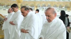 وزیر اعظم شہباز ، فیلڈ مارشل منیر سعودی عرب کے سرکاری دورے کے دوران عمرہ انجام دیں