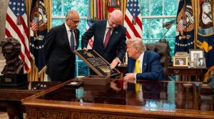 ٹرمپ نے اسرائیل جنگ میں شامل ہونے کا اشارہ کیا لیکن دنیا کو اندازہ لگایا جاتا ہے