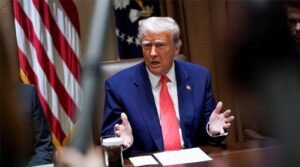 ٹرمپ کا کہنا ہے کہ انہیں ایران پر اسرائیلی حملے کا پیشگی علم تھا