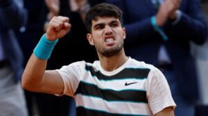 'پرنس آف کلے' جب فرانسیسی اوپن کو برقرار رکھنے کے لئے برنک سے الکاراز لڑائوں کی لڑائی لڑی