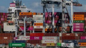 کاروباری رہنما سخت بجٹ کے اقدامات کو مسترد کرتے ہیں ، اگر پالیسیاں برقرار رہتی ہیں تو شٹ ڈاؤن کے بارے میں انتباہ