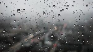 کراچی شدید ہیٹ ویو کے بعد پہلے موسمی شاور کا خیرمقدم کرتا ہے