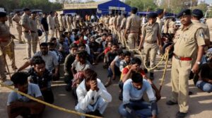 ہندوستان پر مسلمانوں کو نشانہ بناتے ہوئے غیر قانونی جلاوطنی کا الزام ہے