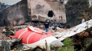 ہندوستان کے طیارے کے حادثے کی تحقیقات تمام زاویوں کو دیکھ رہی ہیں: وزیر