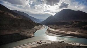 ہیگ کے فیصلے کے بعد ، پاکستان نے پانی کے معاہدے کو مکمل طور پر نافذ کرنے کے لئے ہندوستان پر دباؤ ڈالا