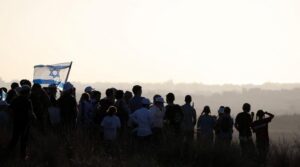 اسرائیلی وزیر غزہ کے کچھ حصوں کو جوڑنے کا اشارہ کرتے ہیں