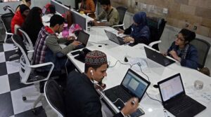 تنخواہ دار طبقہ مالی سال 25 میں ٹیکس شراکت میں برآمد کنندگان ، خوردہ فروشوں کو پیچھے چھوڑ دیتا ہے