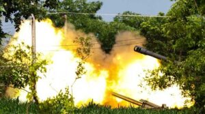 تھائی لینڈ ، کمبوڈیا کا تبادلہ بھاری توپ خانے میں آگ کے طور پر دوسرے دن لڑائی کے غصے میں