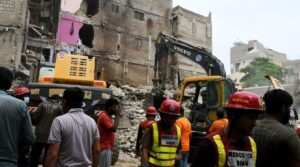 لیاری کی عمارت کے خاتمے کے بعد 60 گھنٹے کی بچت ختم ہوگئی