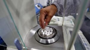 محققین نے دریافت کیا کہ بڑے پیمانے پر استعمال شدہ درد کم کرنے والا پلاسٹک کے فضلہ سے بنایا جاسکتا ہے