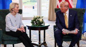 ٹرمپ کا کہنا ہے کہ امریکی اور یورپی یونین کے کلینچ تجارتی معاہدے سے ممنوعہ امریکی نرخوں کو روکا گیا۔