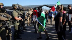 ٹرمپ کے امیگریشن کریک ڈاؤن کے درمیان کیلیفورنیا کے فارم میں سینکڑوں ہلاک ، سینکڑوں افراد ہلاک ،