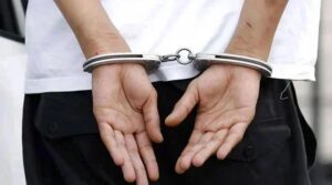 کراچی میں جوڑے کے قتل کے بعد پولیس 11 کو حراست میں لے رہی ہے