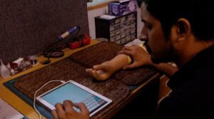 کس طرح کراچی اسٹارٹ اپ جنگ سے متاثرہ غزہ بچوں کو مصنوعی نوعیت کی فراہمی کر رہا ہے