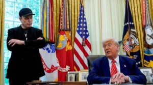 کستوری نے نئی سیاسی جماعت کا مطالبہ کیا ، ٹرمپ کے اخراجات بل کی حمایت کرنے والے قانون سازوں کو سزا دینے کا عہد کیا ہے