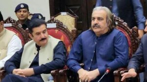 کے پی کے گورنر کنڈی نے سی ایم گانڈ پور کے خلاف عدم اعتماد کی تحریک کے بارے میں خبردار کیا