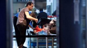 ہوائی اڈوں پر ٹرمپ انتظامیہ نے 'جوتوں سے آف' پالیسی کا خاتمہ کیا