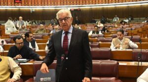 آصف نے بیوروکریسی پر الزام لگایا کہ وہ پرتگال میں غیر منقول رقم سے پراپرٹیز خریدنے کا الزام عائد کرتا ہے