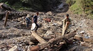 امریکہ ، برطانیہ ، فرانس کی زندگی شمالی پاکستان کے مہلک فلیش سیلاب میں کھو گئی