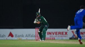 اگھا کی ناقابل شکست 53 لفٹوں نے پاکستان کو 182 میں افغانستان کے خلاف لفٹوں میں لایا