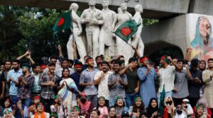 بنگلہ دیش کے یونس نے انقلاب کی سالگرہ میں اصلاحات کا مطالبہ کیا ہے