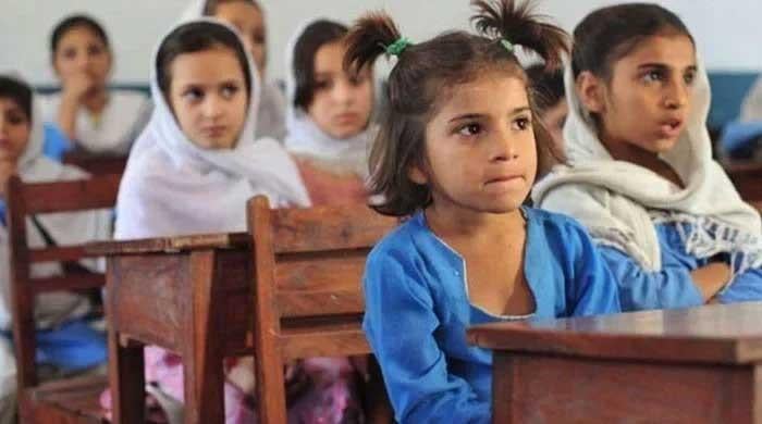 بھاری بارش کے دوران کل ، کراچی میں کالج ، کالج ، کل بند رہیں گے