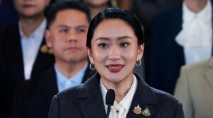 تھائی عدالت نے اخلاقیات کی خلاف ورزی کے لئے وزیر اعظم پیتونگٹرن شیناوترا کی برطرفی کی