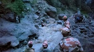 تیز بارش ، شمالی ہندوستانی ریاست میں تودے گرنے سے بچاؤ کی کوششوں میں رکاوٹ ہے ، درجنوں لاپتہ