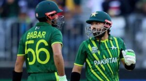 حفیج نے پاکستان کرکٹ ٹیم میں رضوان کی جگہ بابر سے سوال کیا