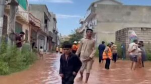 راتوں رات تیز بارش کے بعد سیلاب سے ٹکرانے کے بعد وزیر اعظم نے نوٹس لیا