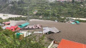 مڈسلائڈ انڈین ولیج ، کم از کم چار ہلاک ، 50 سے زیادہ لاپتہ