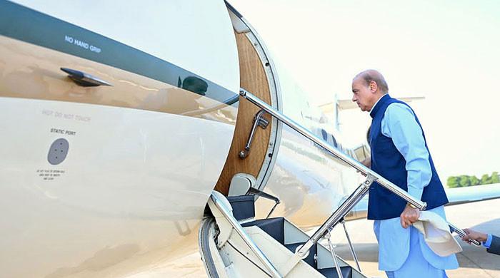 وزیر اعظم شہباز چین میں 'ایس سی او ہیڈ آف اسٹیٹ سمٹ' میں شرکت کے لئے