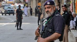 پولیس اہلکار ، کوہات حملے میں تین دہشت گرد ہلاک ہوگئے