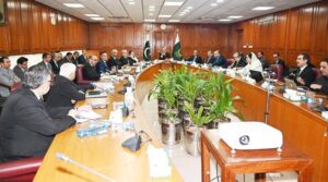 چیف جسٹس کے زیرقیادت اجلاس ججوں کو مداخلت کی اطلاع دینے کا حکم دیتا ہے ، مقدمات کے لئے سخت ٹائم لائنز طے کرتا ہے