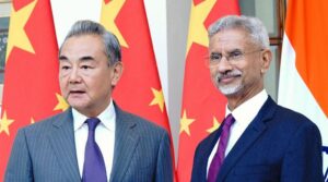 چین نے ہندوستان سے مطالبہ کیا ہے کہ وہ دوطرفہ تعلقات کو شراکت کے طور پر دیکھیں ، دشمنی نہیں