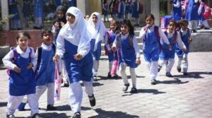 کراچی اسکولوں میں کل بارشوں کے بعد کل بند رہنا ہے