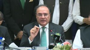 کم افراط زر کے درمیان مزید پالیسی کی شرح میں فنمن اورنگزیب نے اشارہ کیا