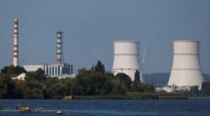 یوکرین ڈرون نے روس کے کرسک نیوکلیئر پلانٹ ، نوواٹیک کے یو ایس ٹی-لوگا ٹرمینل پر چنگاری آگ پر حملہ کیا