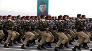 60 ویں دفاع ، شہدا کے دن ، سی جے سی ایس سی ، سروس چیفس نیشن کے ہیروز ، ان کے اہل خانہ کو عزت دیتے ہیں