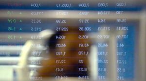 KSE-100 ریلی میں توسیع کرتا ہے ، 156،000 نمبر کو عبور کرتا ہے