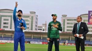 افغانستان پاکستان کے خلاف ٹاس جیتنے کے بعد بیٹنگ کا انتخاب کرتے ہیں