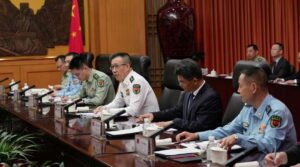 امریکی قانون ساز چینی وزیر دفاع کے ساتھ نایاب گفتگو کرتے ہیں