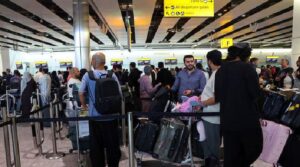 برطانیہ پولیس نے ہیک سے زیادہ شخص کو گرفتار کیا جس نے یورپی ہوائی اڈوں کو متاثر کیا