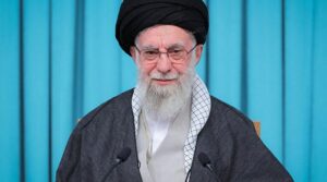 خامینی نے ہمارے ساتھ بات چیت کو مسترد کرتے ہوئے اسے 'ڈکٹیشن' قرار دیا ہے مذاکرات نہیں