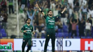 شاہین آفریدی نے نیا سنگ میل طے کیا ، شاداب خان کی بات پر قابو پالیا