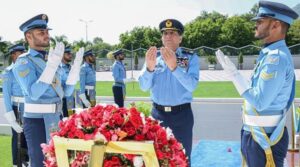 صدر ، ہندوستان کے تنازعہ کے دوران وزیر اعظم لاؤڈ پیف کے کردار کے طور پر نیشنل ائیر فورس ڈے