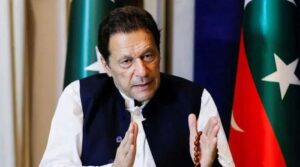 عمران خان کی قانونی ٹیم نے نظربندی میں اقوام متحدہ سے 'اذیت' سے اپیل کی