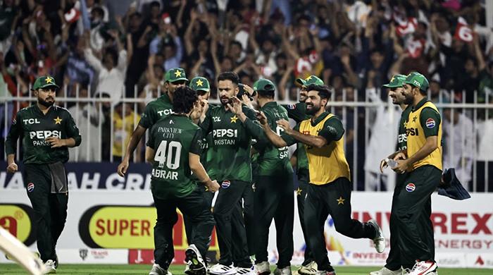 نواز کے پانچ کے لئے اسٹیرز پاکستان سے ٹی ٹائی ٹری سیریز کی فائنل جیت آف افغانستان